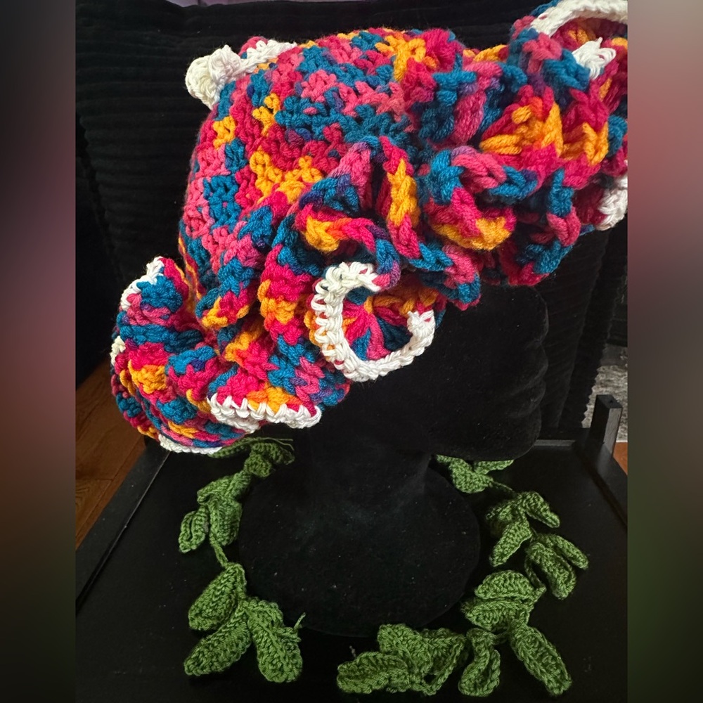 Festive Ruffle Hat - Picture 2 of 5